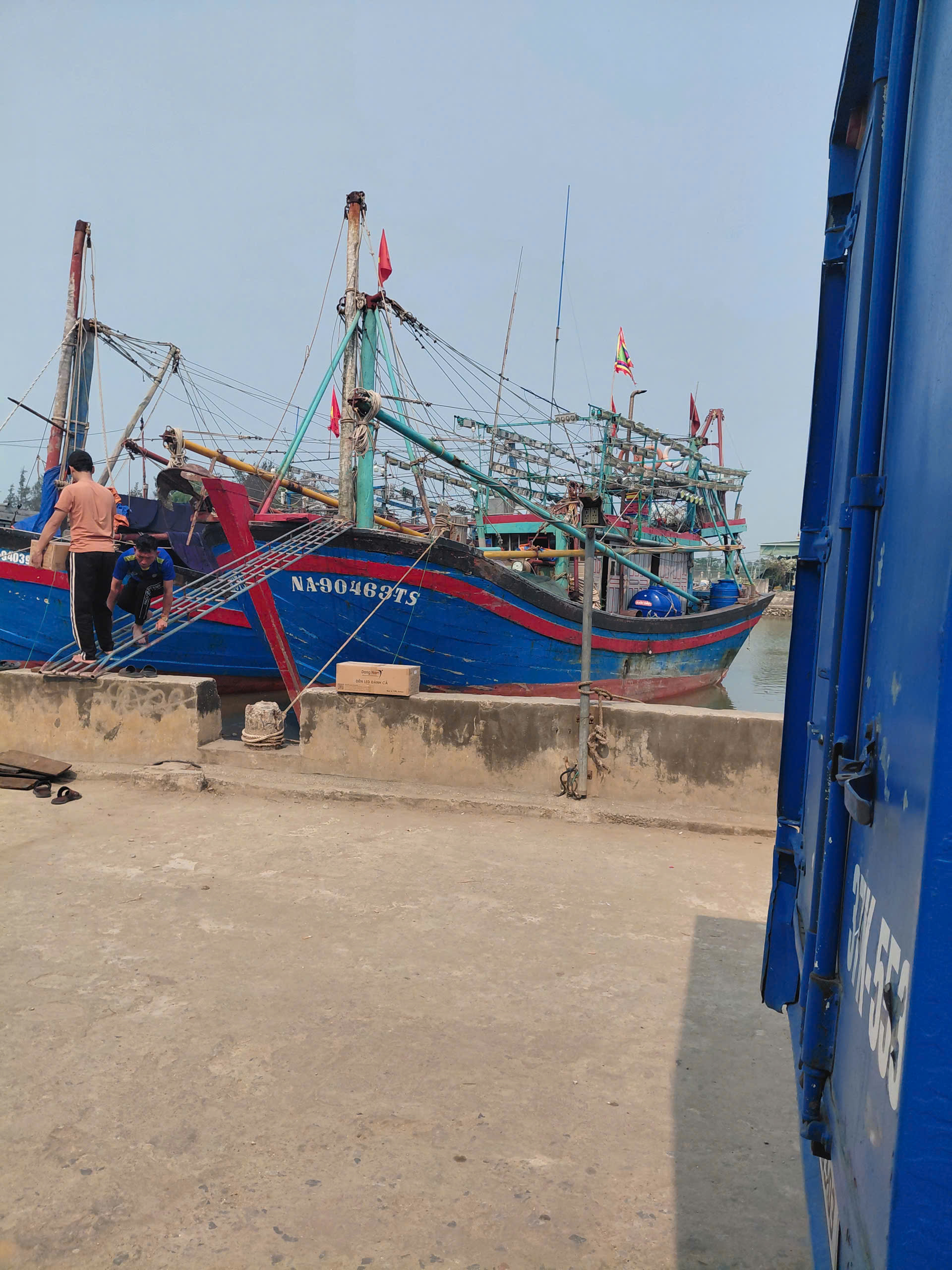 Hộp đóng gói đèn LED đánh cá Đông Nam